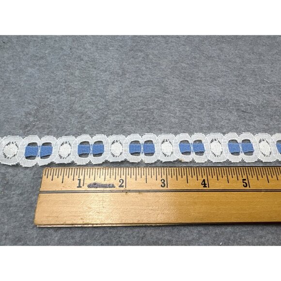 Vintage 1" White & Blue Embroidered Lace Trim x 4 yards - Picture 3 of 4